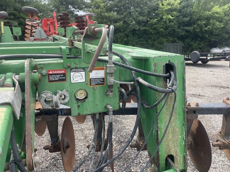2002-john-deere-2700-image-16