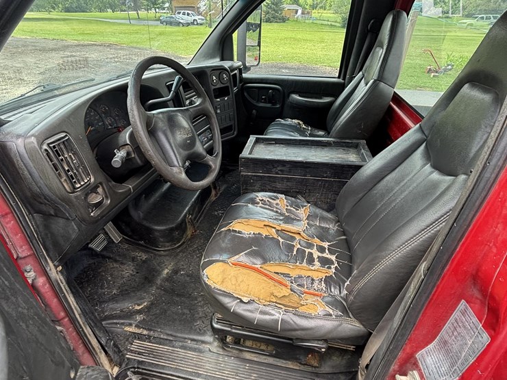 2005-gmc-c4500-wilson825-s1-image-21
