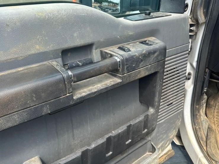 2012-ford-f350-image-16