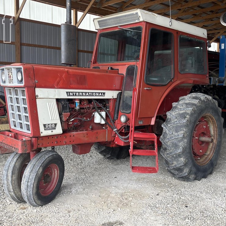 INTERNATIONAL 966