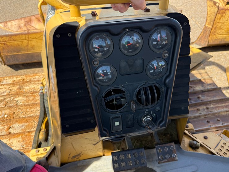 caterpillar-d3g-lgp-image-29