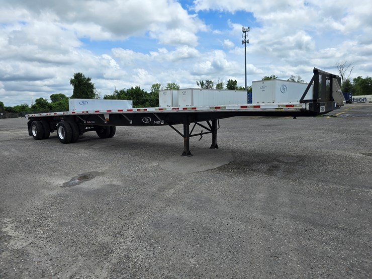 2015-great-dane-48'-x-102"-image-58