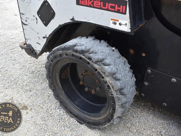 2016-takeuchi-ts80v2-image-15
