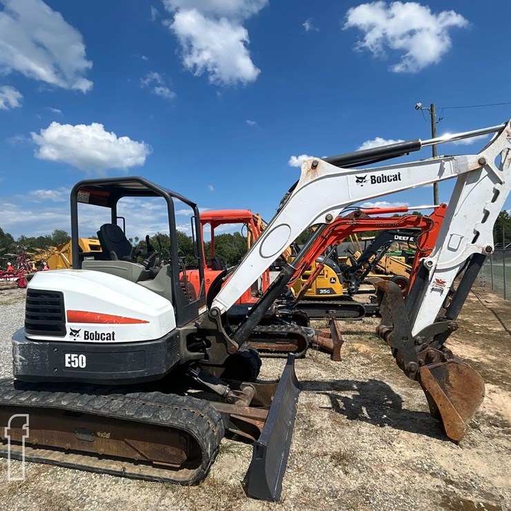 2016 BOBCAT E50