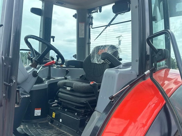 2024-kioti-px1253-mfwd-tractor-with-kl1153-loader-2414-image-21