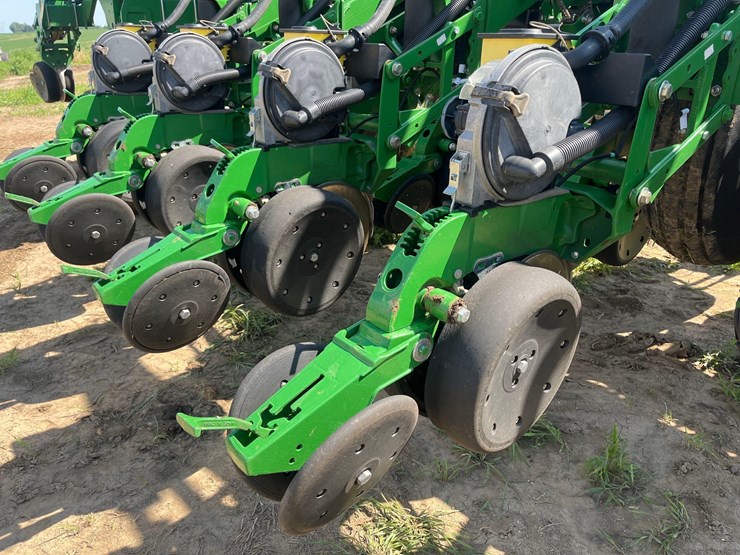 2012-john-deere-1790-image-15