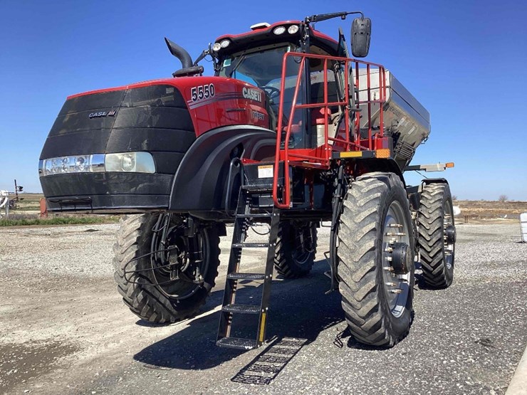 2021-case-trident-5550-spreader-image-2