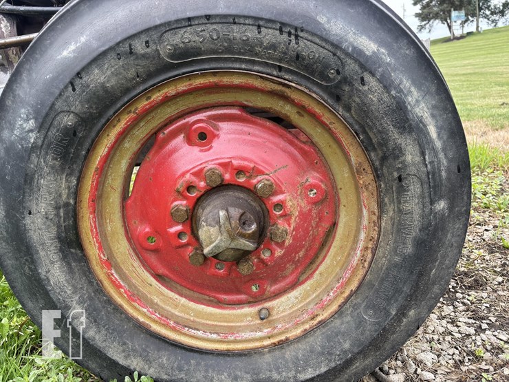 massey-ferguson-135-image-9