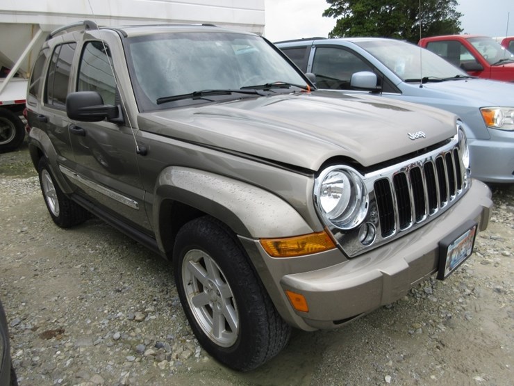 2007-jeep-liberty-image-3