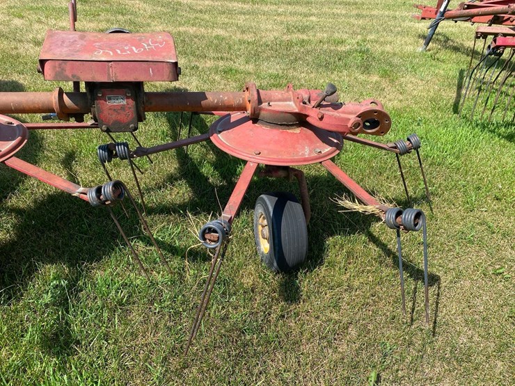 new-holland-163--2-basket-tedder-image-6