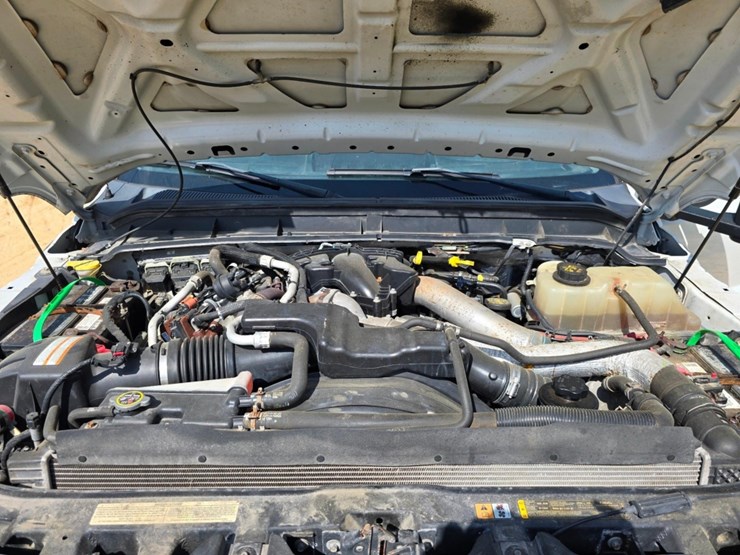 2014-ford-f550-image-25