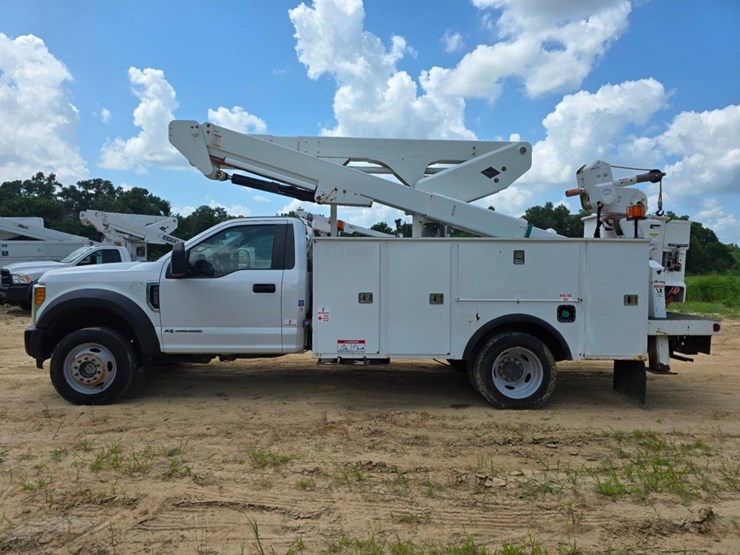 2017-ford-f550-image-3
