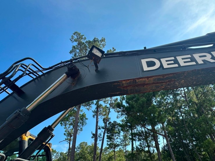 2018-deere-245g-lc-image-16