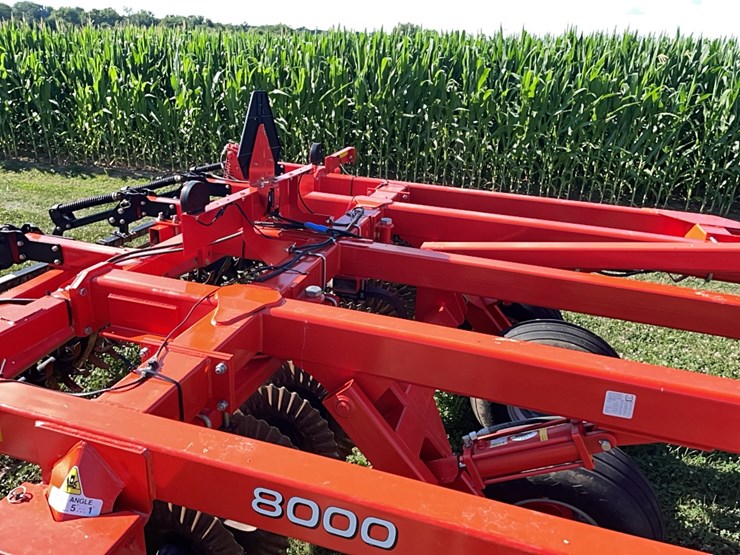 2014-kuhn-krause-excelerator-8000-image-13