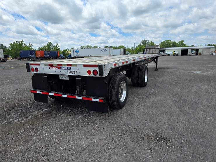 2015-great-dane-48'-x-102"-image-36