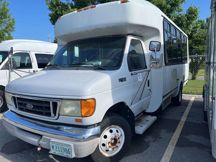 2003-ford-e450-image-3