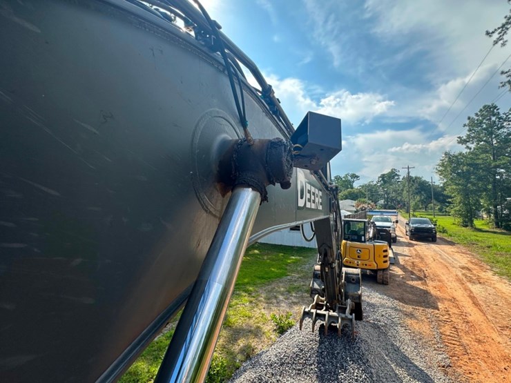 2018-deere-245g-lc-image-29
