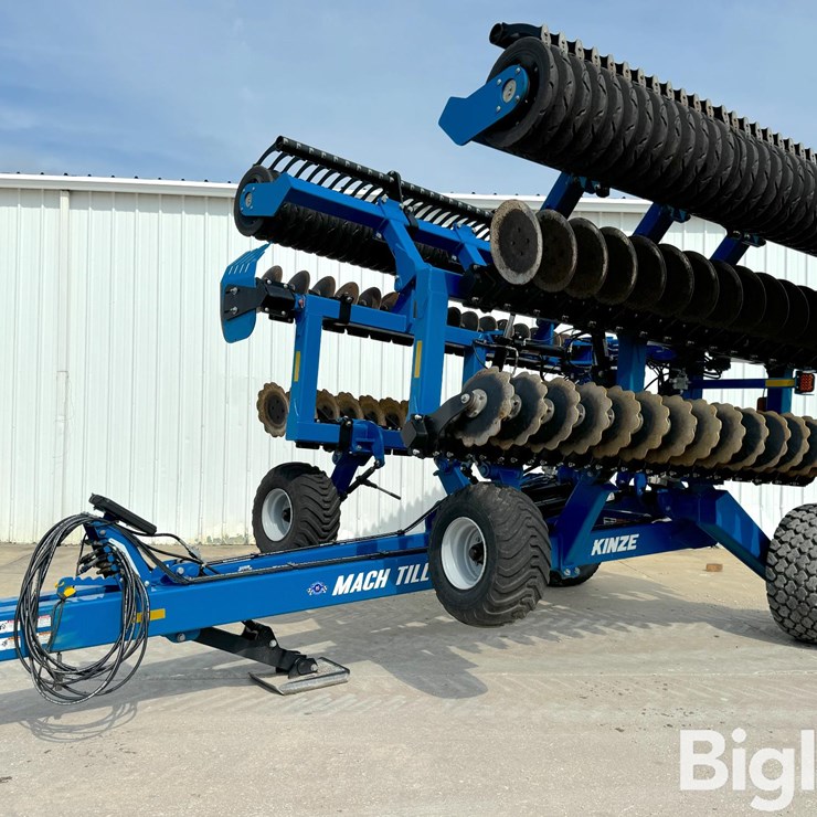 2021 Kinze ProTill 26 26' High Speed Disk
