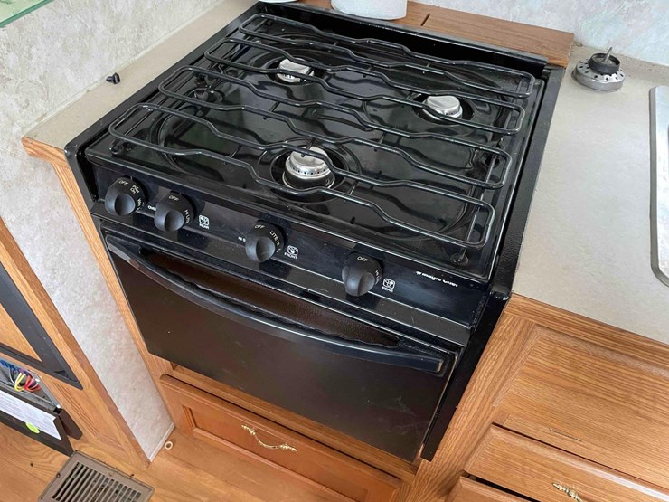 2005-wildwood-le-camper-image-41