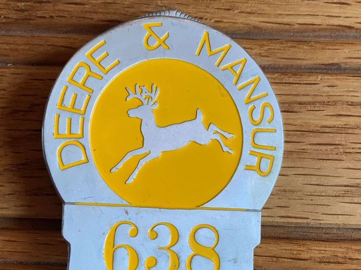 deere-&-mansur-employee-badge-image-1