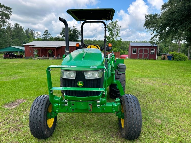 2021-john-deere-5045e-image-3