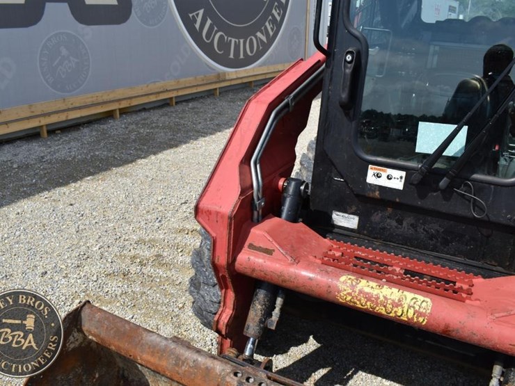 2017-takeuchi-ts50v-image-35