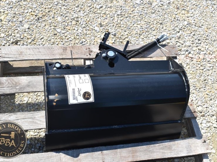 bucket,-trenching-future-24-inch-hydraulic-tilt-bucket-36547-image-2