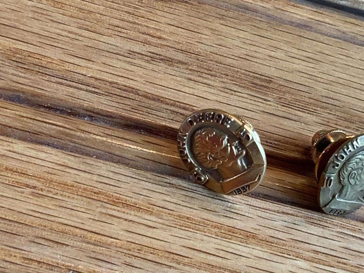 (3)-john-deere-5,-10,-15-year-service-pins-image-2