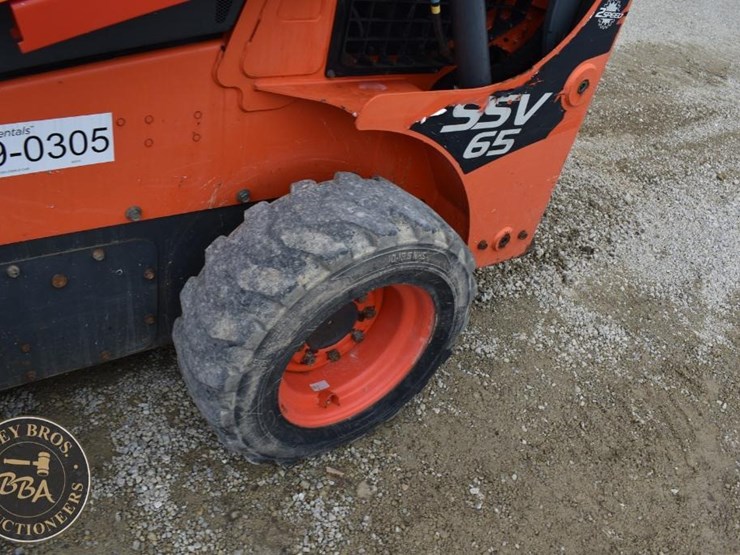 2017-kubota-ssv65-image-34