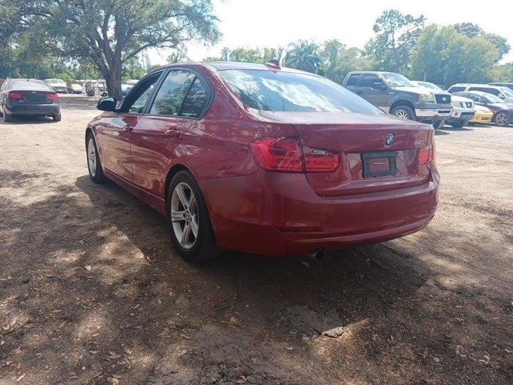 2014-bmw-3-series-runs/moves-320i-image-7