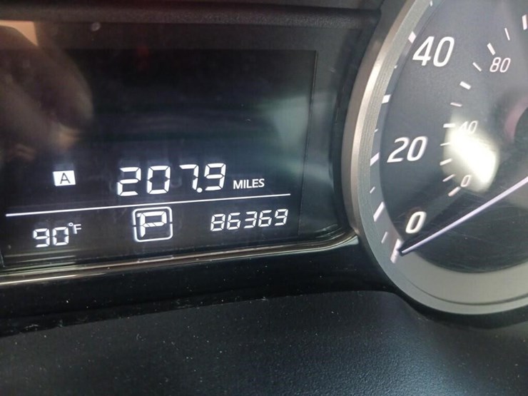 2014-nissan-sentra-runs/moves-s-image-6