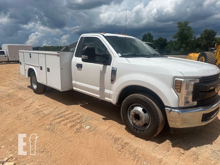 2018-ford-f350-image-2