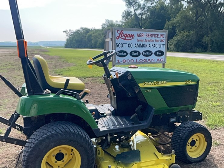 john-deere-2210-image-5