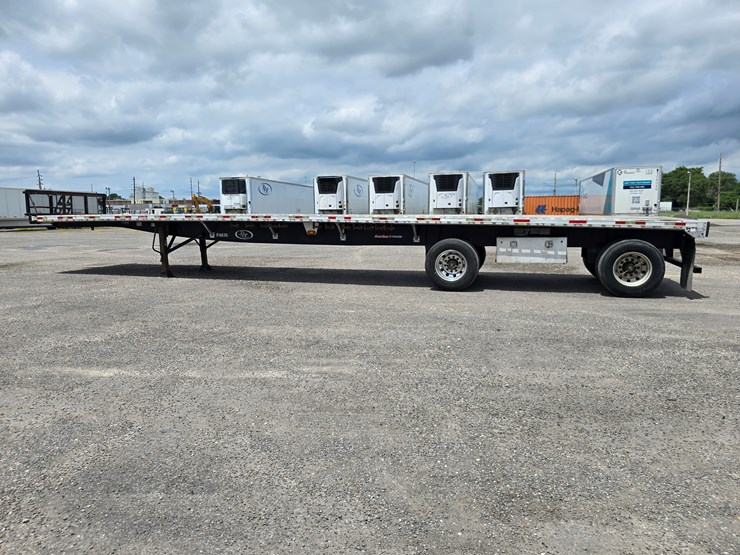 2015-great-dane-48'-x-102"-image-18