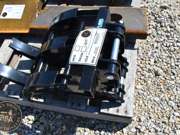 grapple,-other-future-grabber-attachement-36586-image-1