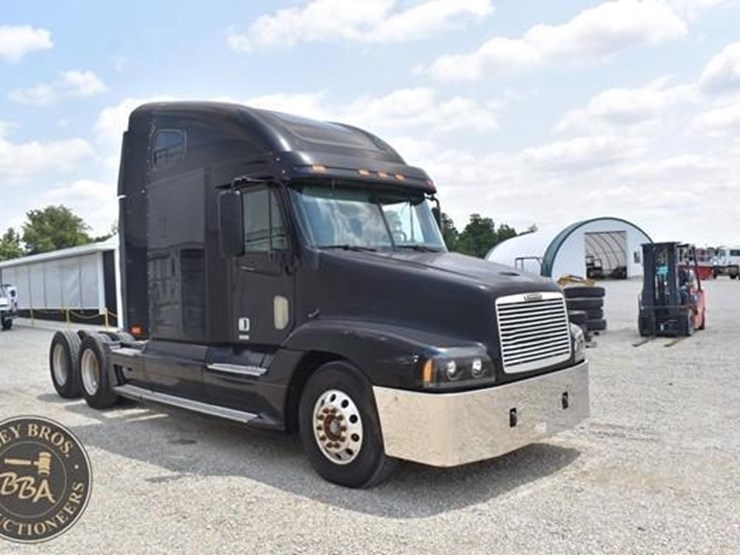1997-freightliner-century-120-image-9