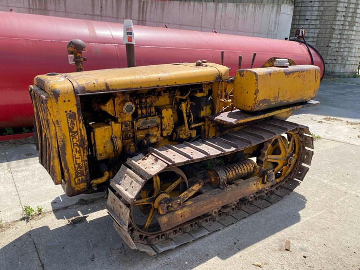 caterpillar-d2-ag-crawler-tractor-image-1