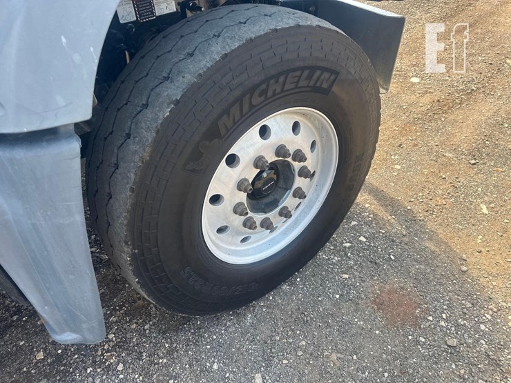 2021-mack-granite-64fr-image-18