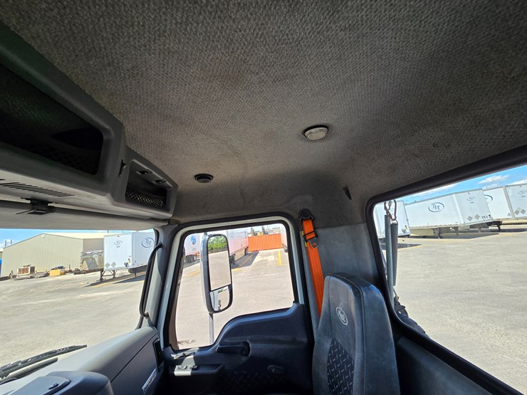 #16603-•-2016-mack-cxu613-day-cab-image-73