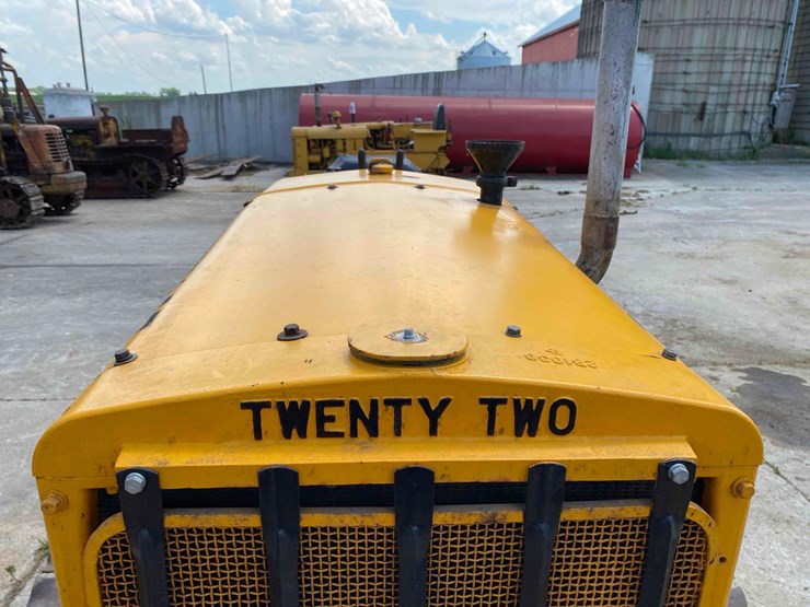 caterpillar-22-ag-crawler-image-11
