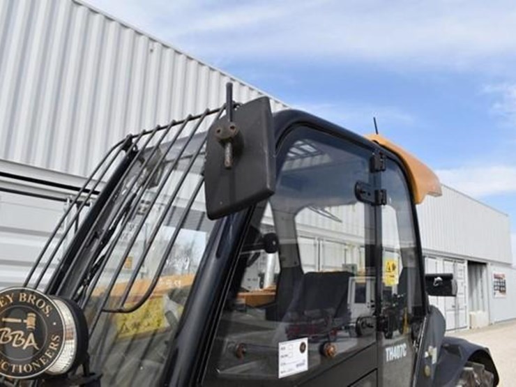 2014-caterpillar-th407c-image-36