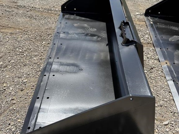 #197-•-standard-skid-steer-bucket---80-in-image-4
