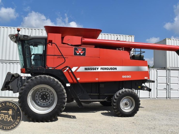 2007-massey-ferguson-9690-image-10