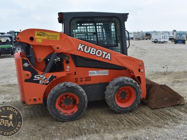 2017-kubota-ssv65-image-21