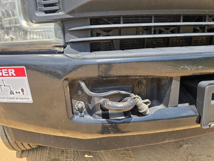 2017-ford-f550-image-17