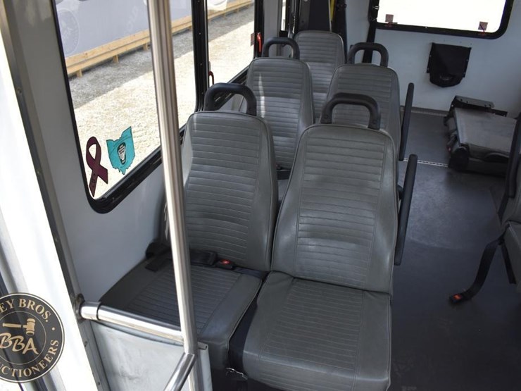 2014-ford-e350-image-30