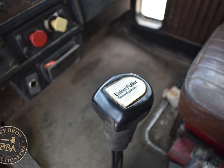 1990-kenworth-t800-image-12