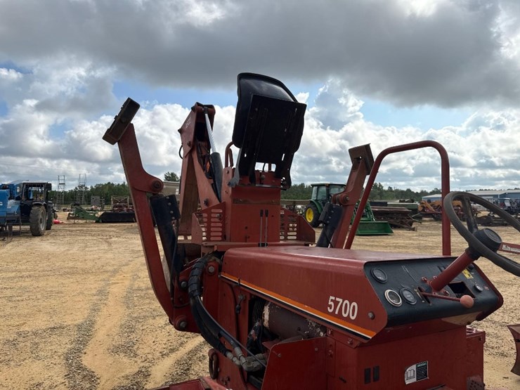 2002-ditch-witch-5700-image-14