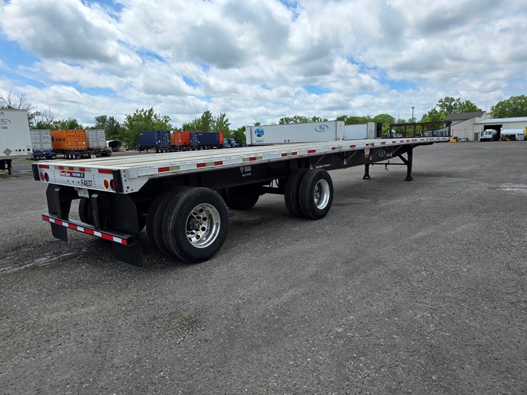 2015-great-dane-48'-x-102"-image-39