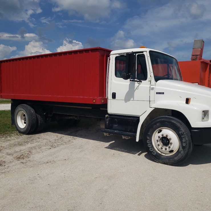 2002 FREIGHTLINER FL70